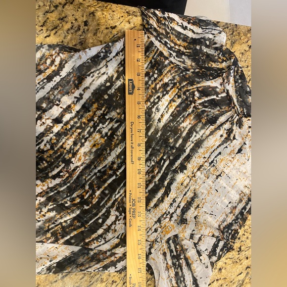 NWOT-Zara Sheer Print Blouse with zipper closure - Picture 9 of 10